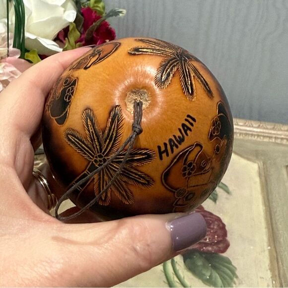 Hawaiian Christmas Gourd Ornament Santa & Mrs Claus Tropical Beach Palm Trees - Picture 7 of 10